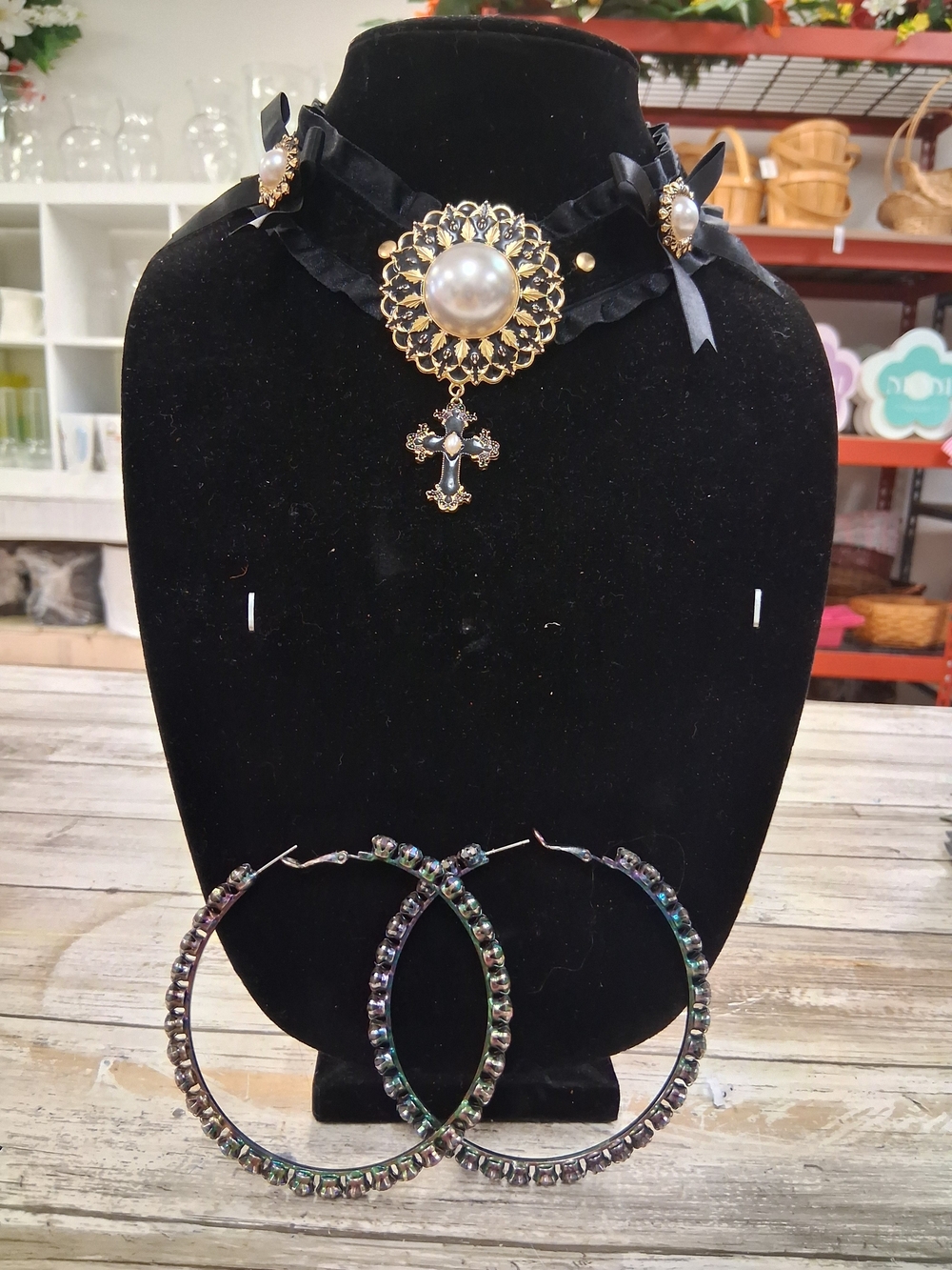 Elegant Black Ribbon Pearl & Cross Choker Necklace with Iridescent Hoop Earrings